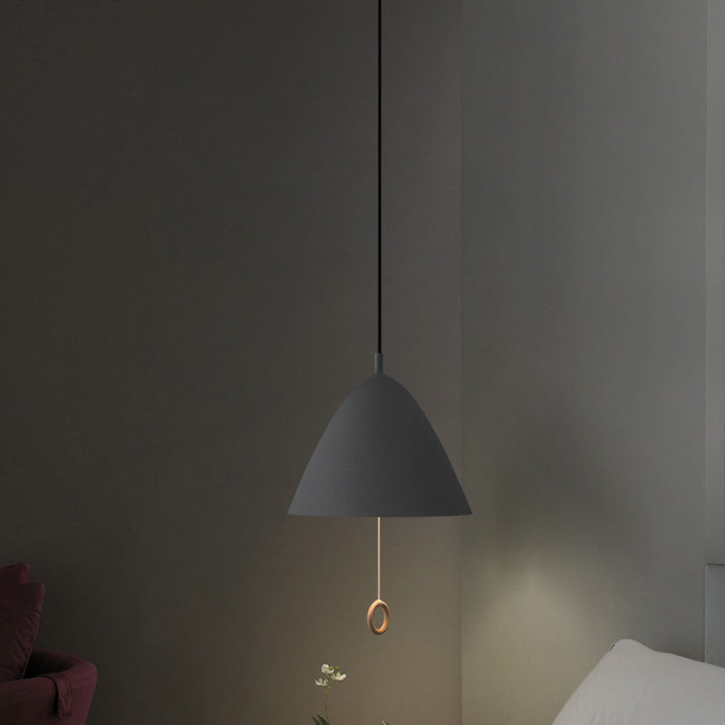 Zeitgenössische skandinavische Kegel Aluminium 1-Licht Pendelleuchte für das Wohnzimmer