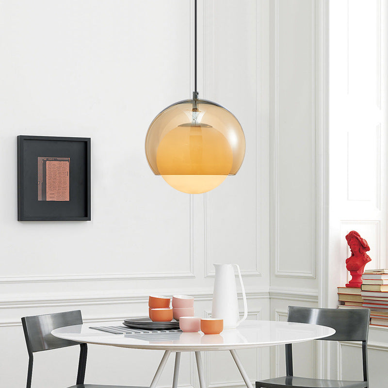 Zeitgenössische skandinavische sphärische Eisen-Glas 1-Licht Pendelleuchte für das Wohnzimmer