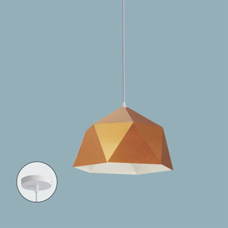 Zeitgenössische skandinavische Eisen geometrische Polygon-Rhombus 1-Licht Pendelleuchte für das Esszimmer