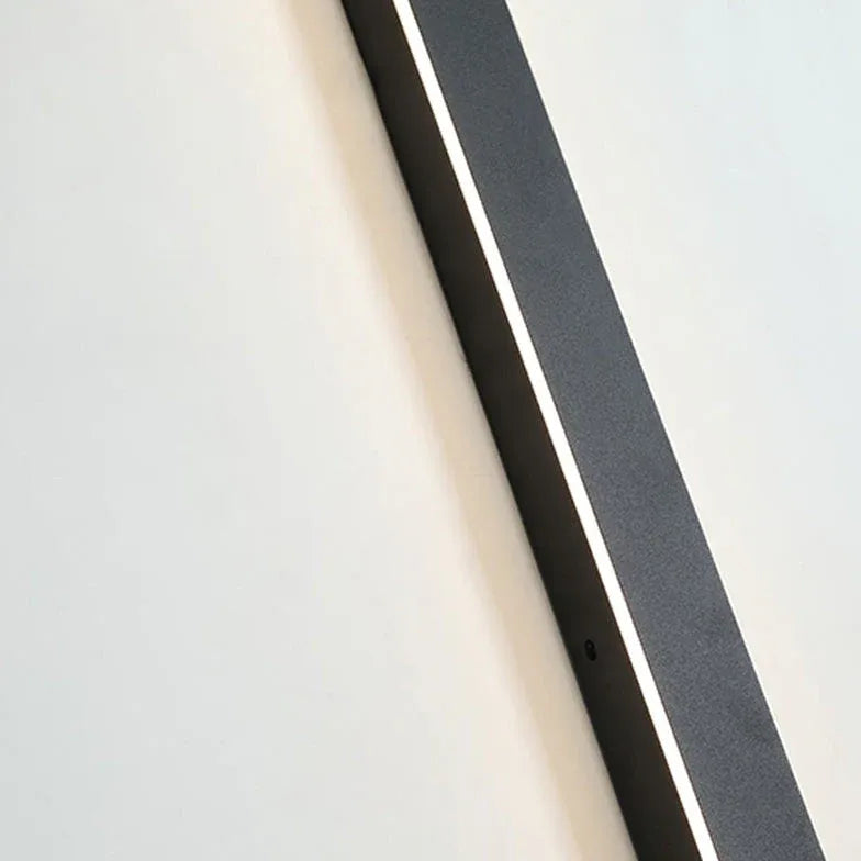 Lineare schwarze minimalistische LED-Außenwandleuchte
