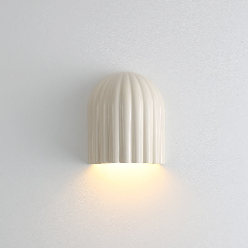 Zeitgenössischer Kreativer Creme Halbkreis Vertikale Streifen Eisen Lampenschirm 2 - Licht Wandleuchte Für Schlafzimmer
