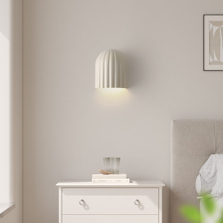 Zeitgenössischer Kreativer Creme Halbkreis Vertikale Streifen Eisen Lampenschirm 2 - Licht Wandleuchte Für Schlafzimmer
