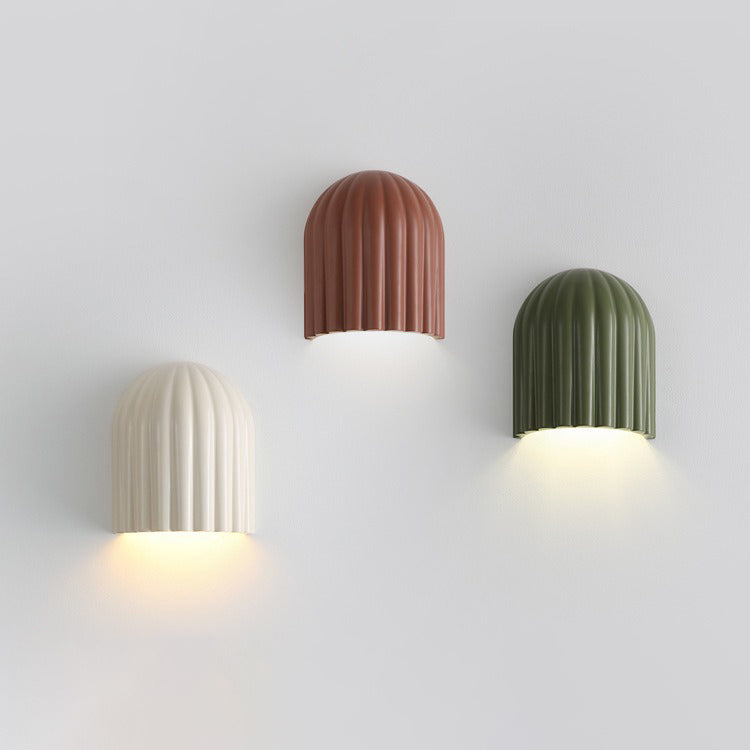 Zeitgenössischer Kreativer Creme Halbkreis Vertikale Streifen Eisen Lampenschirm 2 - Licht Wandleuchte Für Schlafzimmer