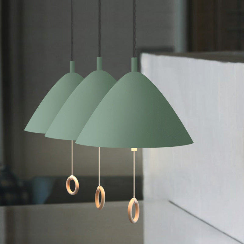 Zeitgenössische skandinavische Kegel Aluminium 1-Licht Pendelleuchte für das Wohnzimmer