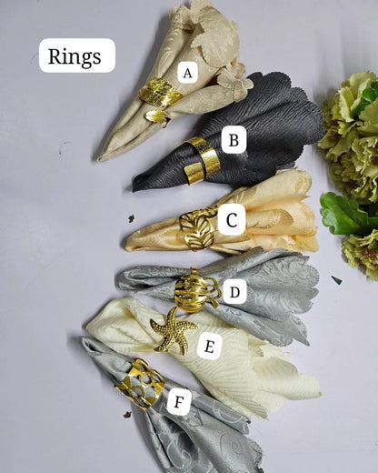 *Servietten und goldene Ringe