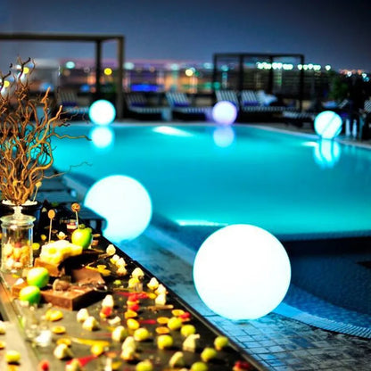Wetterfestes Kugelförmiges LED Gartenlicht mit 16 Farben und Fernbedienung - Perfekt für Garten, Veranda & Party