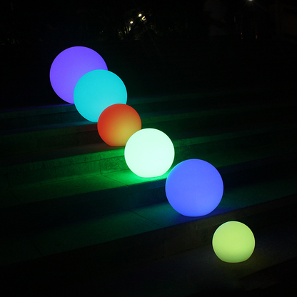 Wetterfestes Kugelförmiges LED Gartenlicht mit 16 Farben und Fernbedienung - Perfekt für Garten, Veranda & Party